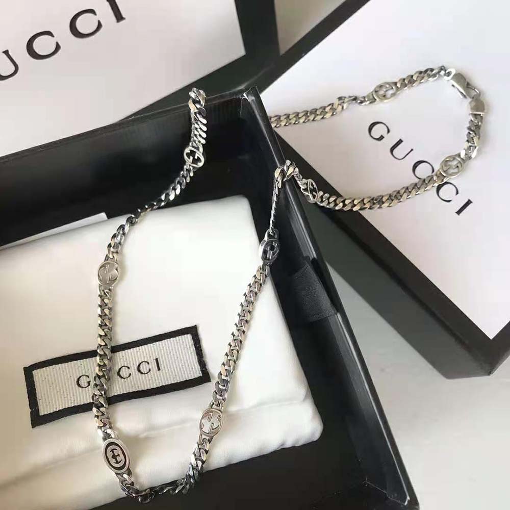 G*u*i women thin interlocking g necklace
