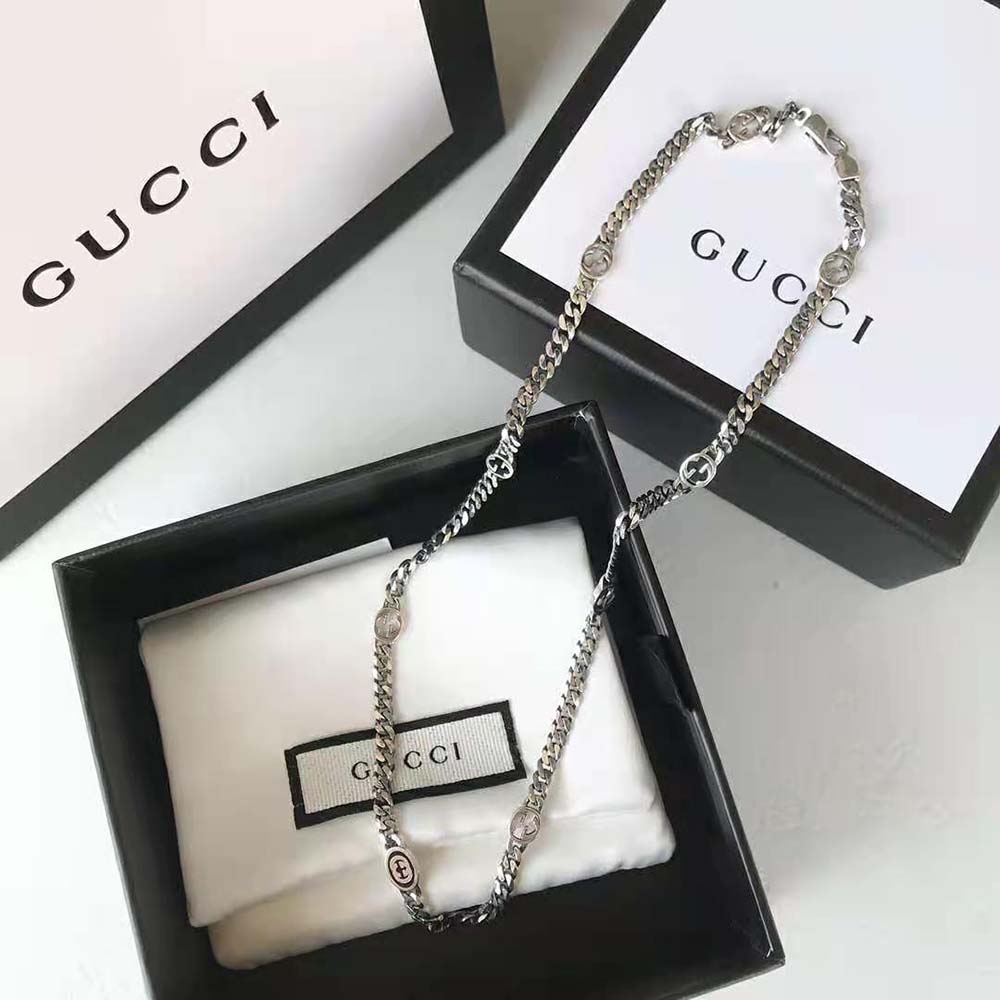 G*u*i women thin interlocking g necklace