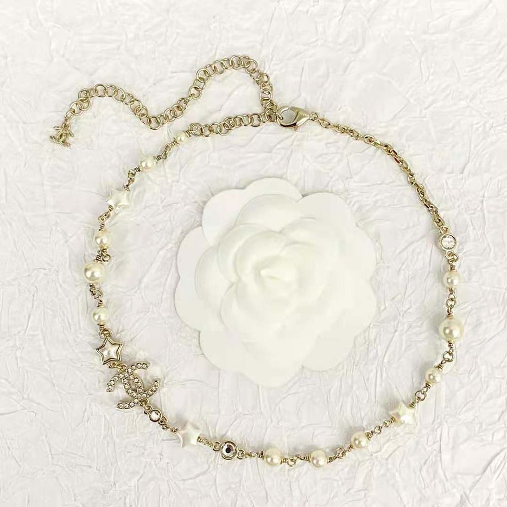 Chanel Women Necklace in Metal Resin Glass Pearls and Strass