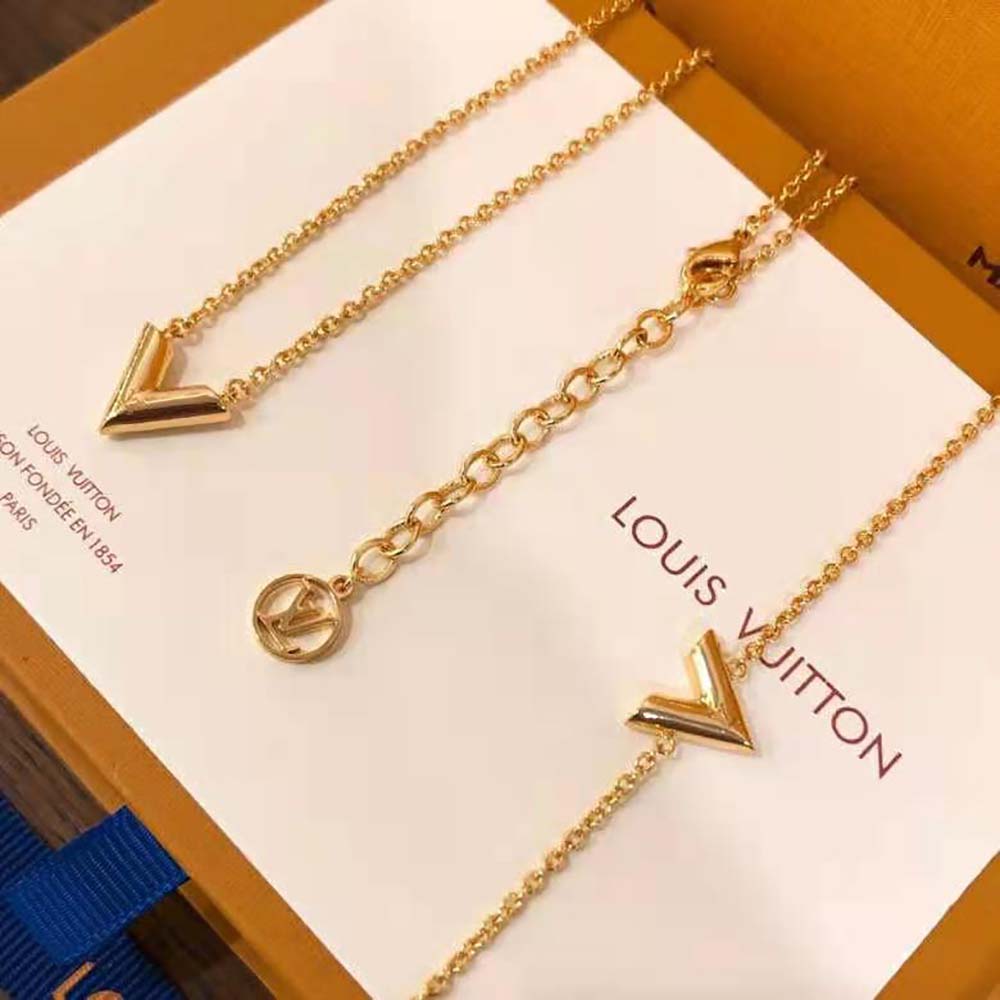Louis Vuitton Women Essential V Bracelet