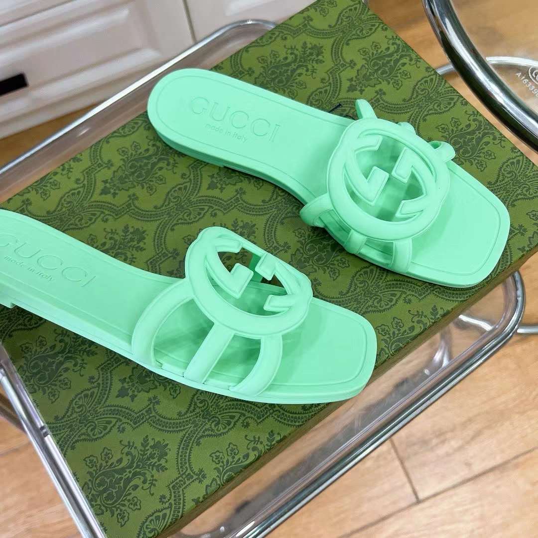 G*u*i unisex gg interlocking g slide sandal pale green rubber flat