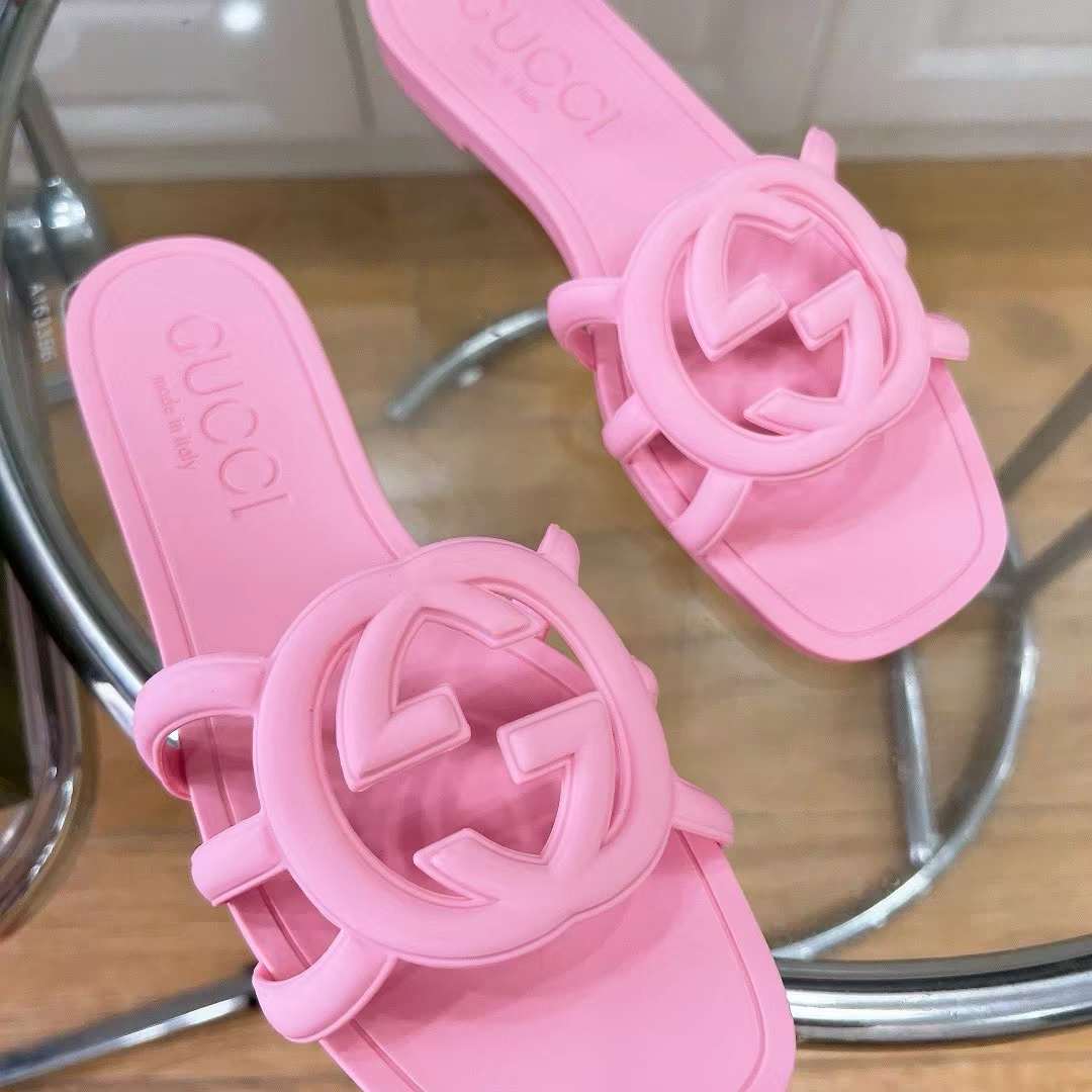 G*u*i women gg interlocking g slide sandal pink rubber flat