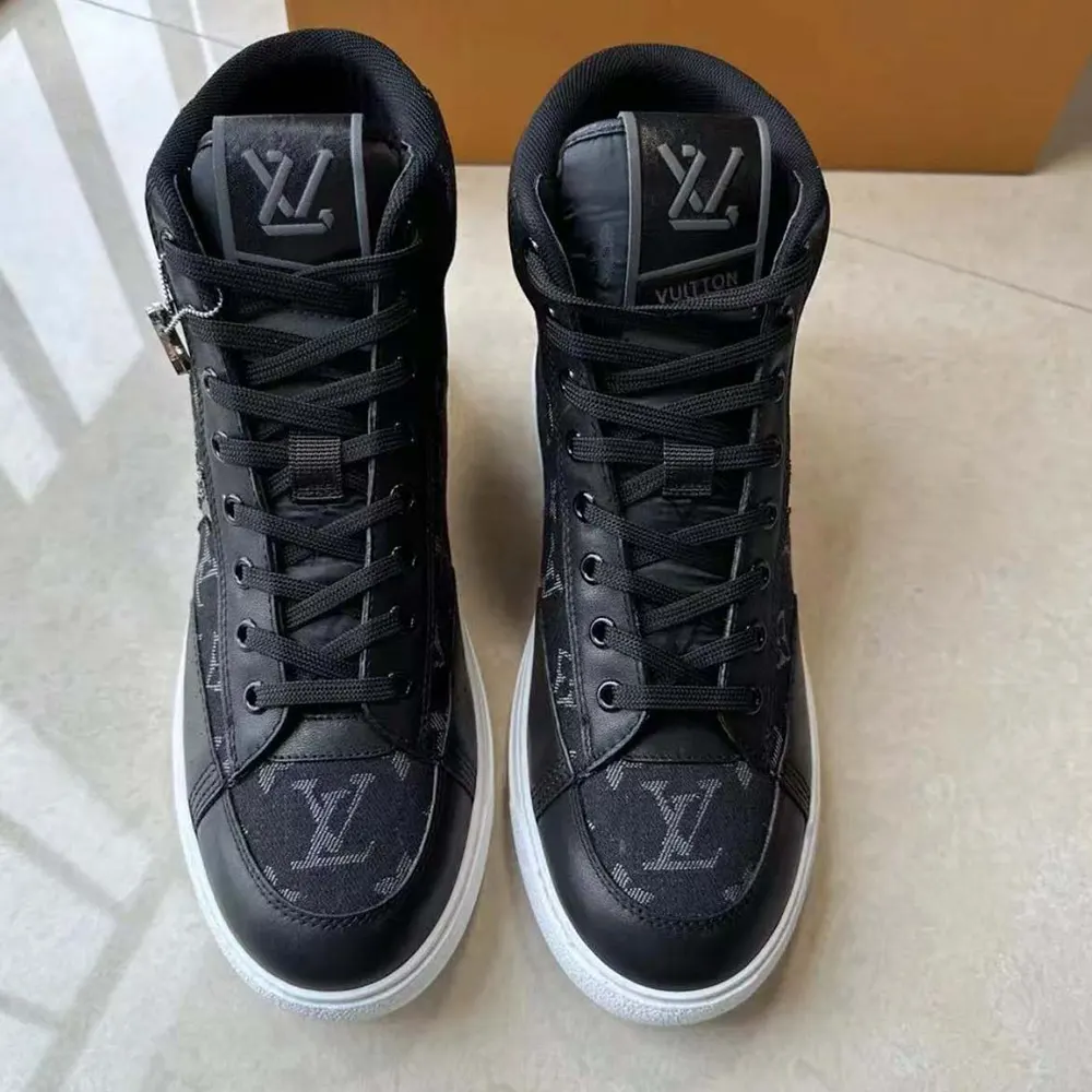 Louis Vuitton LV Men Rivoli Sneaker Boot-Black 1AARCE