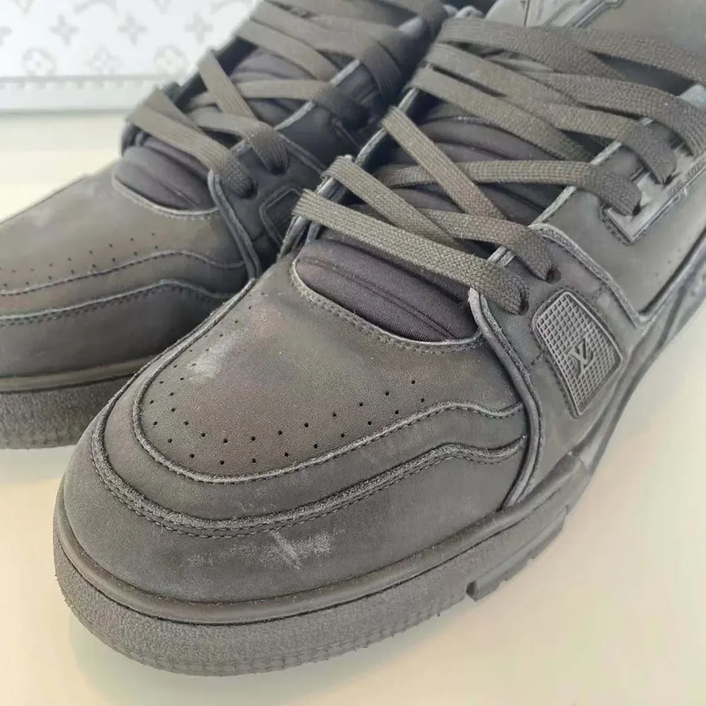 Louis Vuitton Unisex LV Trainer Distressed Sneaker-Black 1ADEQS