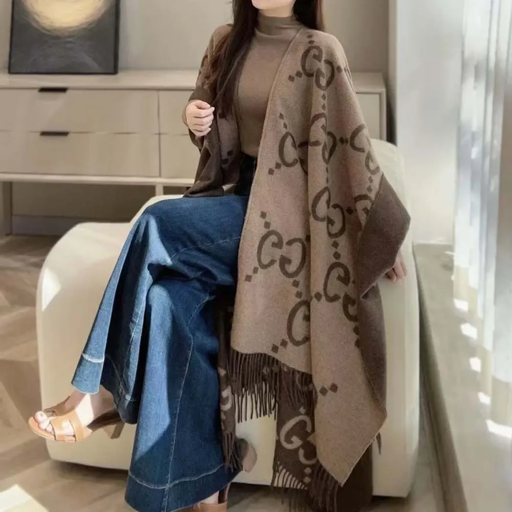 G*u*i women reversible jumbo gg cashmere cape 7743084gabx9764
