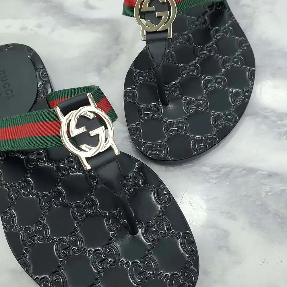 G*u*i women web thong sandals in leather-black