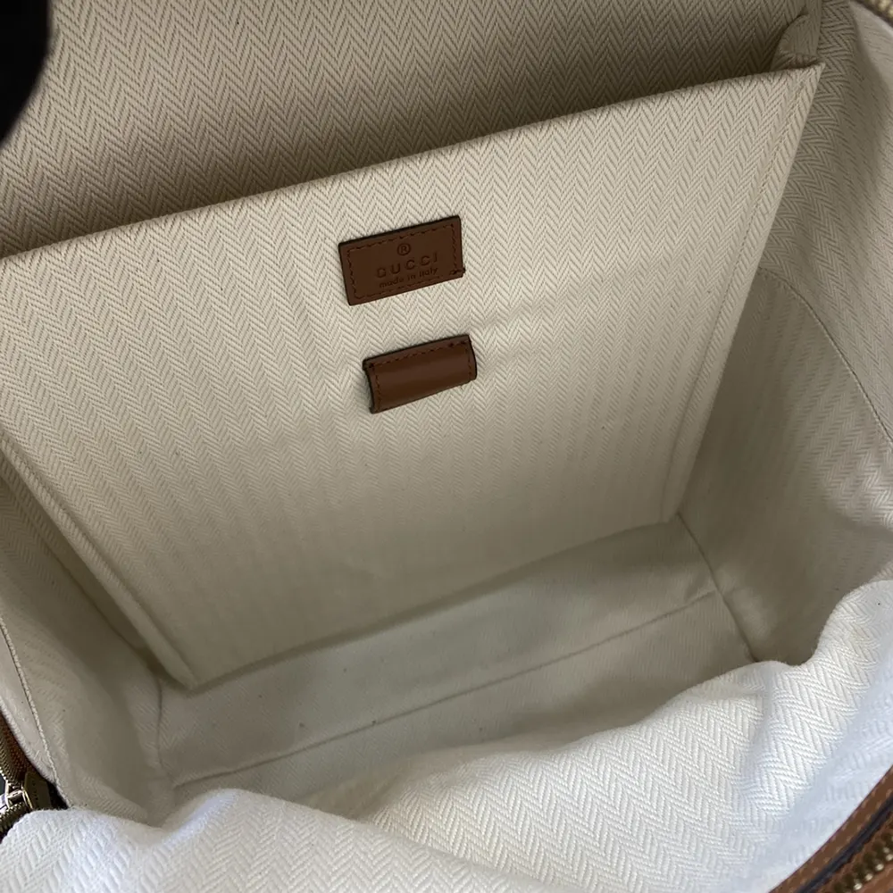 G*u*i unisex gg emblem medium backpack-brown 821159faed39786