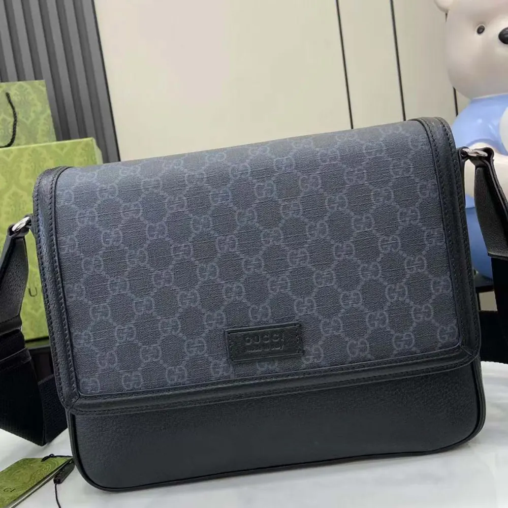 G*u*i men gg supreme medium crossbody bag 795459fadjk1000