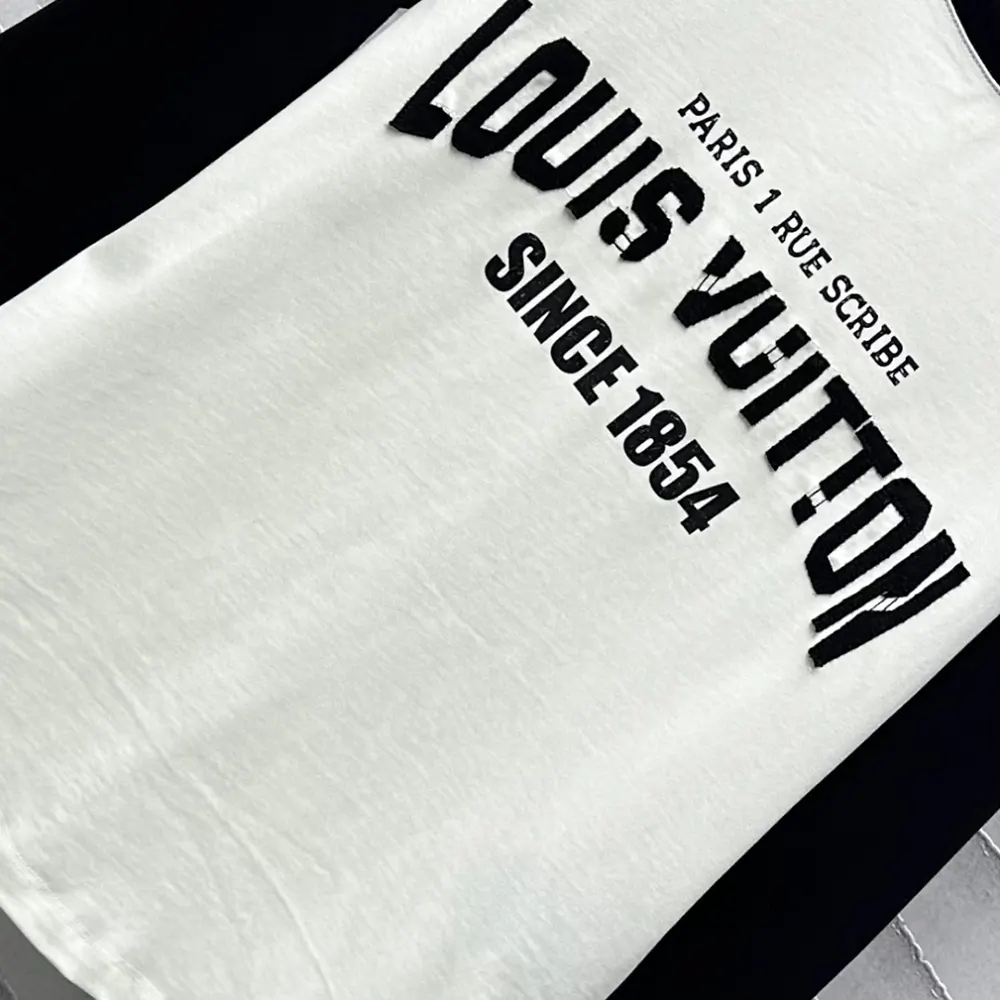 Louis Vuitton LV Women Signature Varsity Long-Sleeved Top 1AGPHO